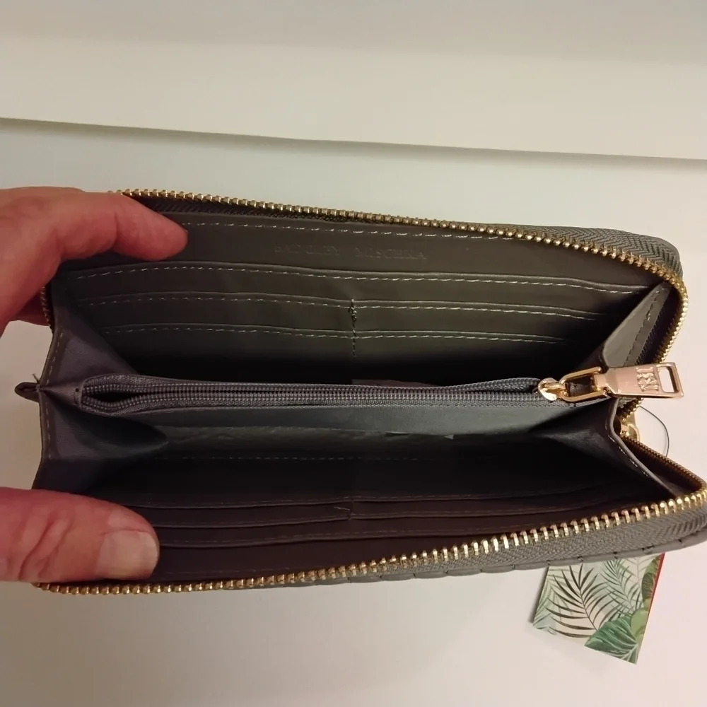 Badgley Mischka Gray Long Vegan Quilted Phone Cards Wallet NWT - Picture 4 of 4